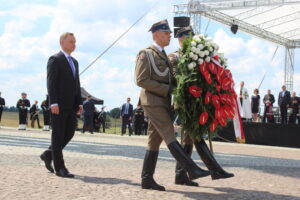 Prezydent Andrzej Duda składający wieniec